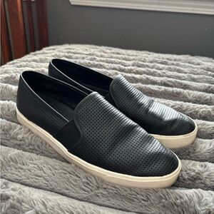Vince Blair 5 Slip-On Sneaker Perforated Leather Sz 8.5 great condition!